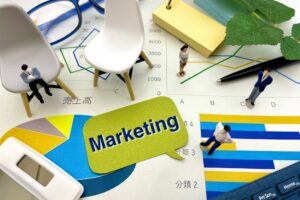 LINEマーケティングのメリット・デメリット！マーケティングに活用できるLINEの機能も紹介