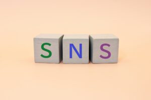 LINEとSNSの違いは？LINEがSNSに含まれると言われる理由も紹介