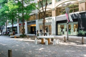 リアル店舗でLINEを活用する方法は？メリットやリアル店舗で使えるLINEの機能を紹介！