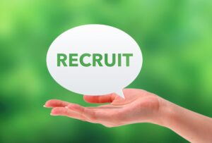 採用活動にLINEを活用するメリット！効果的な運用方法やリスクも解説