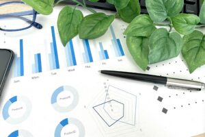 LINE公式アカウントの流入経路分析｜活用事例を業種別に紹介します！