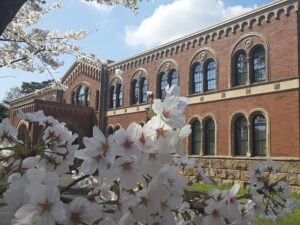 大学運営におけるLINEの活用例！役立つ理由や運用の注意点も解説します！