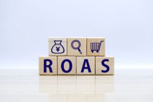 ROAS（ロアス）とは？ROIとの違い、広告費用対効果の計算方法と改善方法をわかりやすく解説